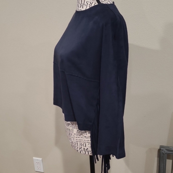 Zara Trafaluc Womens SZ Sm. BLUE suade Fringed cropped top w/back zipper. - Picture 4 of 9